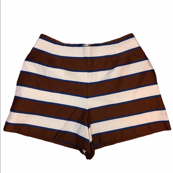 Women’s Shorts - Picture 1 of 3